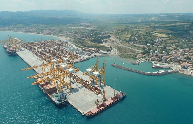 Le secteur maritime reduit l’empreinte carbone par les ports verts